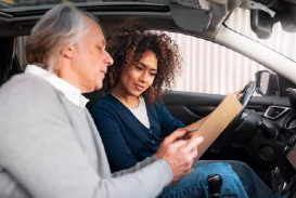 ¿Puedo asegurar un coche sin tener carnet de conducir?